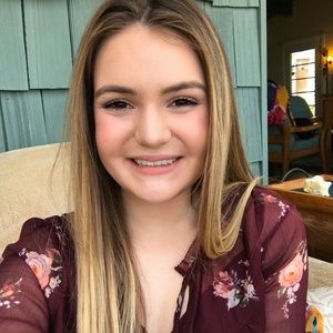 Meet your Posher, Rebecca